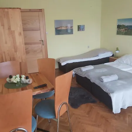 ゲストハウス Goscinne Anna ウェバ