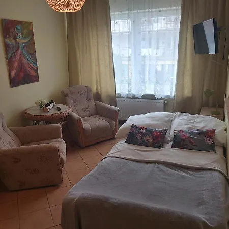 ゲストハウス Goscinne Anna