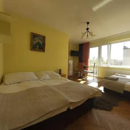 Goscinne Anna ウェバ